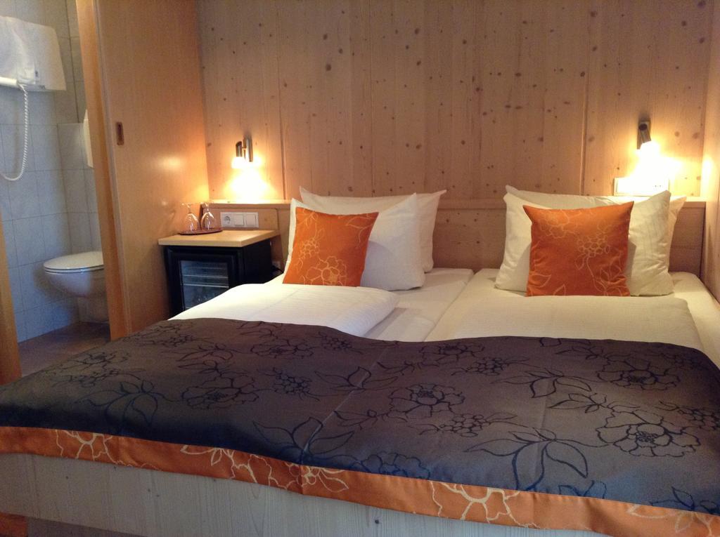 Living Max Hotel Zell am See Exteriör bild