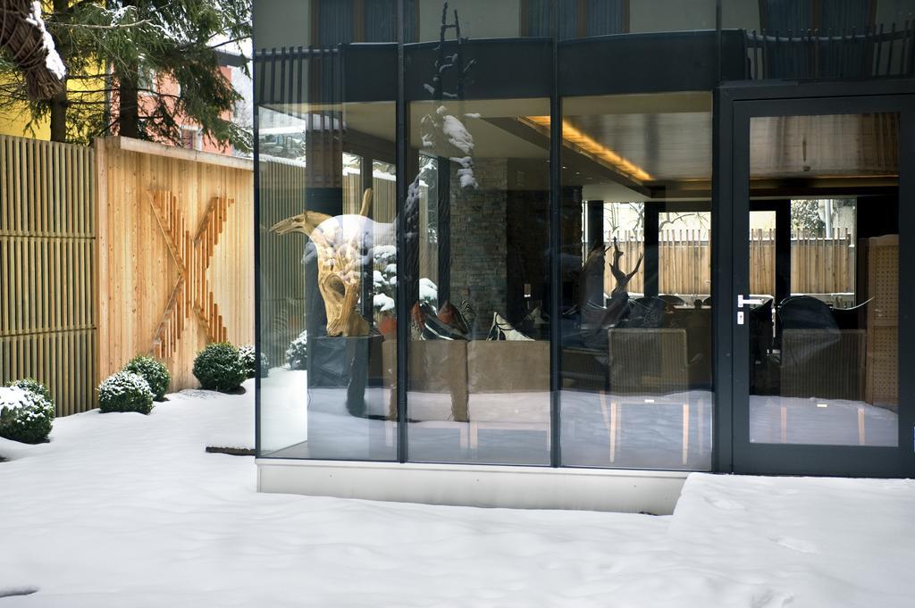 Living Max Hotel Zell am See Exteriör bild